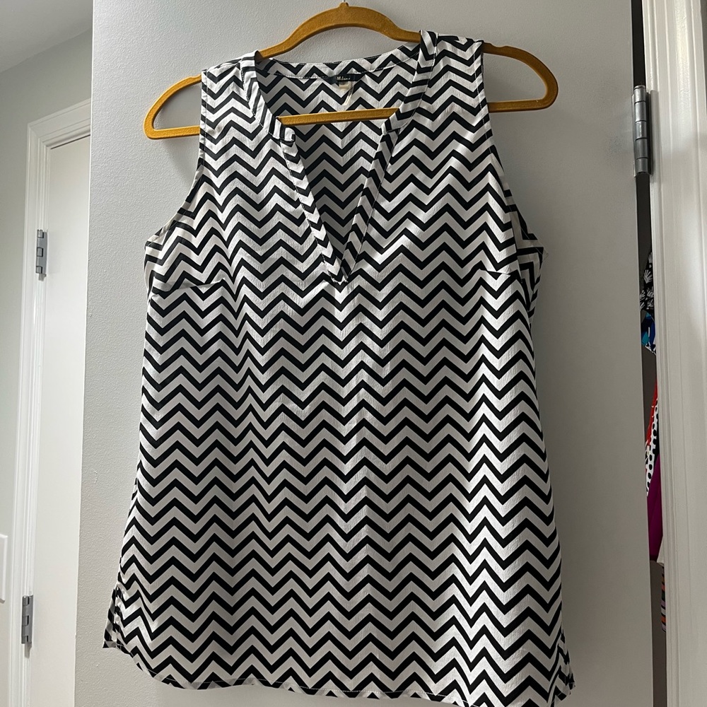 Black and white Chevron sleeveless shirt